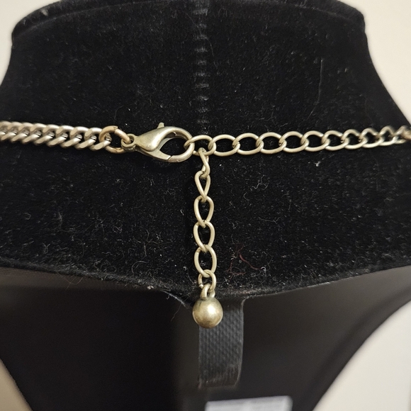 Gold medallion statement necklace - Picture 7 of 8